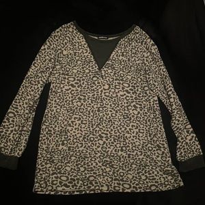 Pulse leopard print top size large